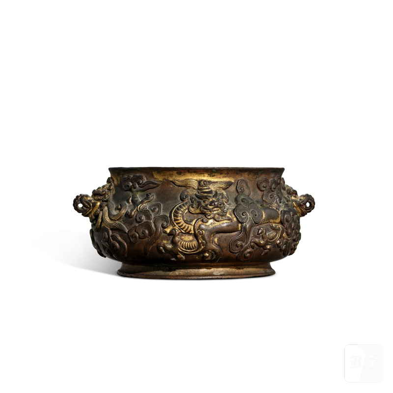 A gilt-bronze 'dragon' incense burner, Late Ming dynasty | 明晚期 銅鎏金龍紋爐 《大明宣德年製》仿款